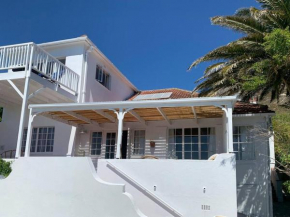Charming seaside house near penguin reserve
